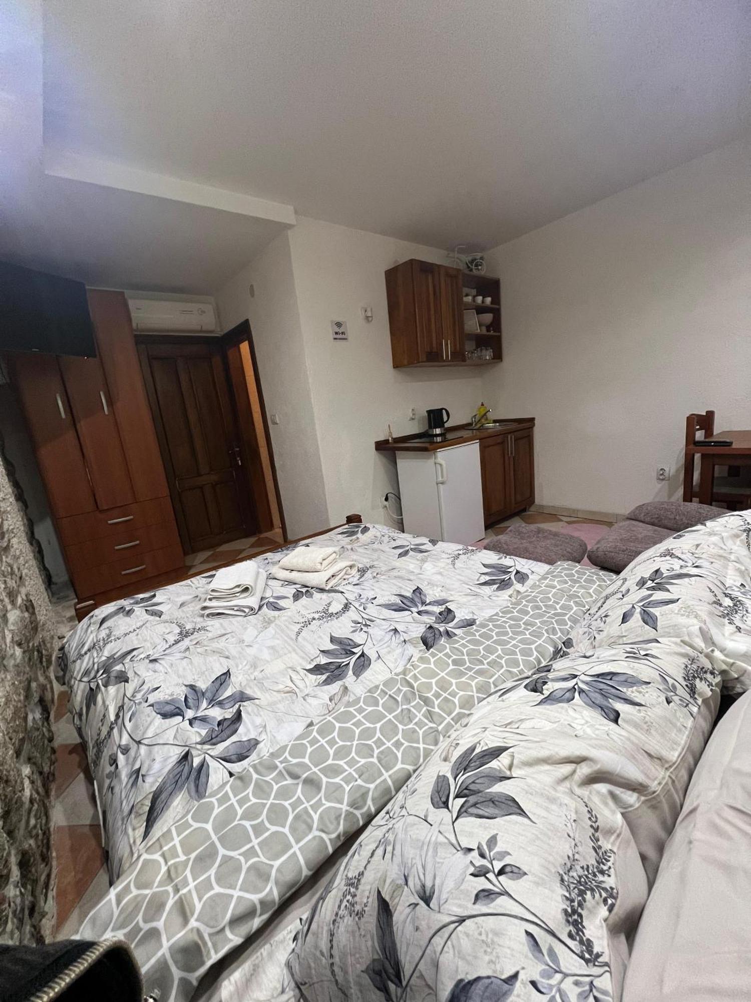 Little Bay Apartments Kotor Room photo